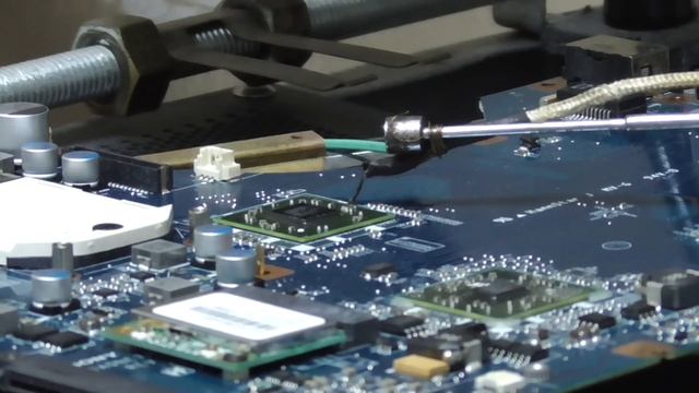Ремонт ноутбука Sony. Замена северного моста и немного о датакодах смотреть онлайн