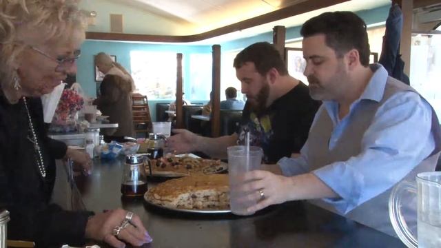 Village Diner - Pancake Challenge смотреть онлайн