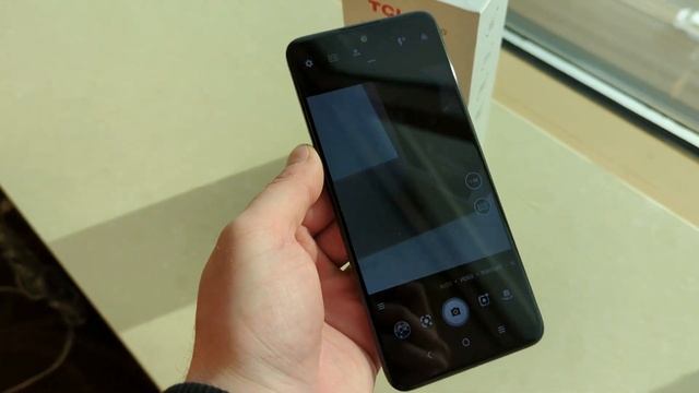 TCL 30 V 5G - Hands On & First Look! (CES 2022) смотреть онлайн