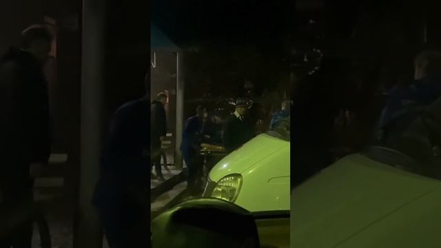 БЕЗУМНОГО ПАШУ ЗАБРАЛА СКОРАЯ ПОМОЩЬ. смотреть онлайн