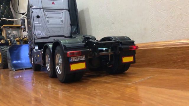Rc Tractor Mercedes-Benz actros 1851 6x4 Tamiya 1/14 Scale смотреть онлайн