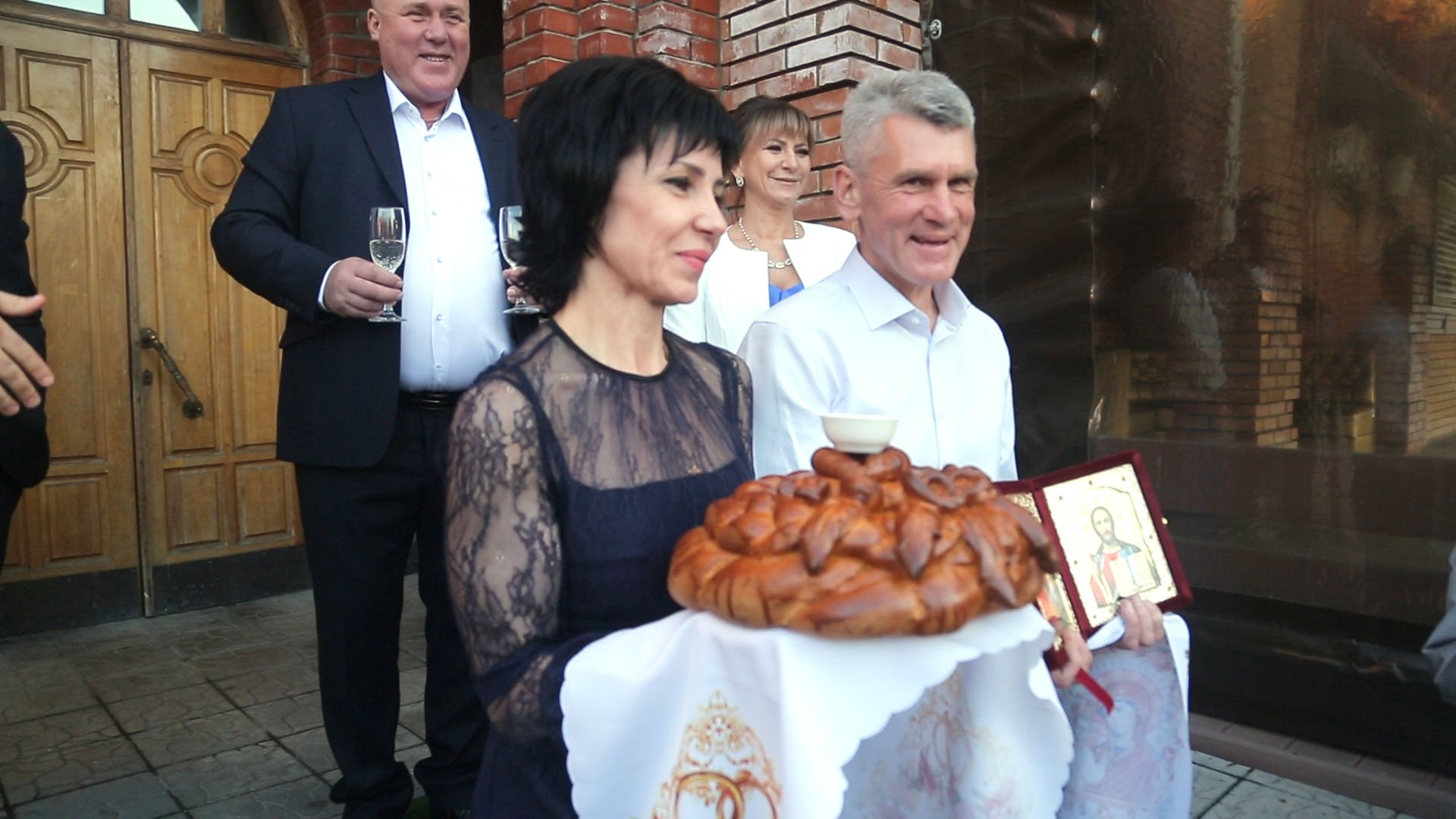 Свадьба, встречаем нашу замечательную пару смотреть онлайн