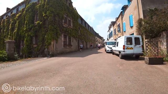 France - Rochefort-en-Terre | Bike Labyrinth смотреть онлайн