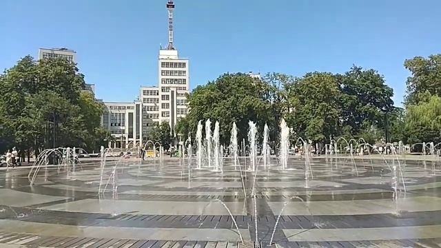 площа Свободи після реставрації смотреть онлайн