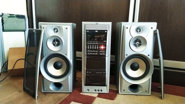 Музыкальный центр JVC DX-T5 смотреть онлайн