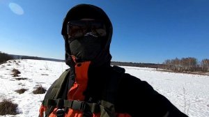 Щука на малой реке в марте