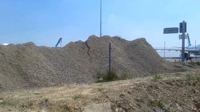 В Французком аэропорту Орли смотреть онлайн