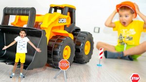 Глеб УМЕНЬШИЛ ЭРИКА Машинками JCB / Erik Show