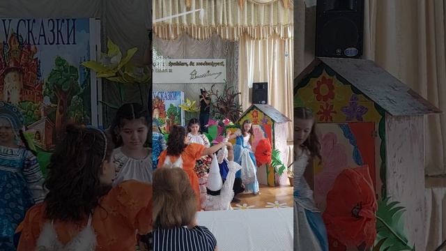 Танец " Маленькая страна " смотреть онлайн