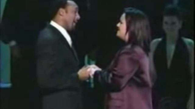 MEGAN MULLALLY - Singing at the 54th Annual Tony Awards. смотреть онлайн