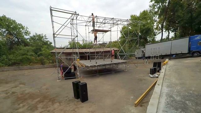 TimeLapse / Сборка Сцены для Концерта в Честь Открытия Велопарка г.Липовец смотреть онлайн