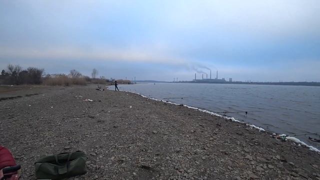 Рыбалка 2020! Ловля Толстолоба Зимой на Флэт Кормушку! смотреть онлайн