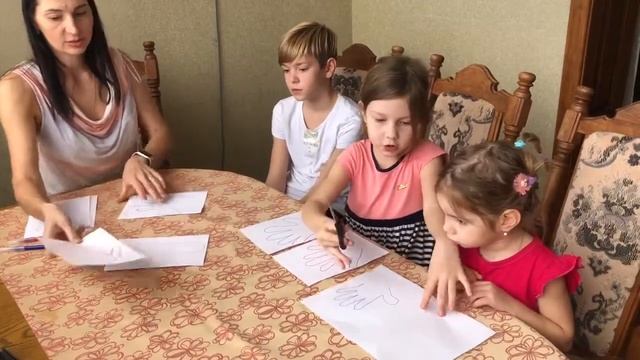 Мастер-класс по изготовлению подвижной игры «Ножки-ладошки» от воспитателя старшей гр. "Затейники" смотреть онлайн