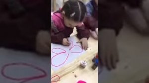 Дети любят рисовать