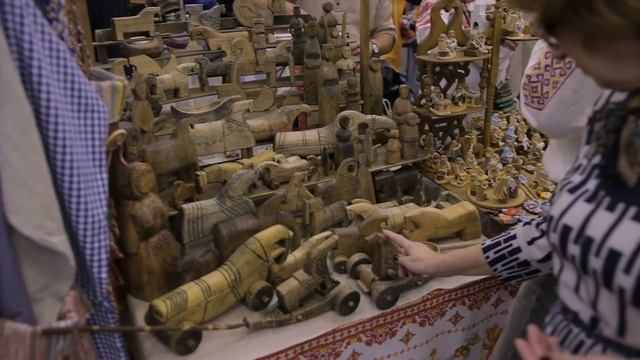 ОБЗОР Ярмарки "АВТОРСКИЕ ШТУЧКИ" в СКК 23-25 декабря 2016 смотреть онлайн