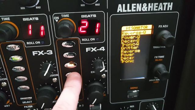 Allen & Heath Xone:DB4 Mixer unboxing смотреть онлайн