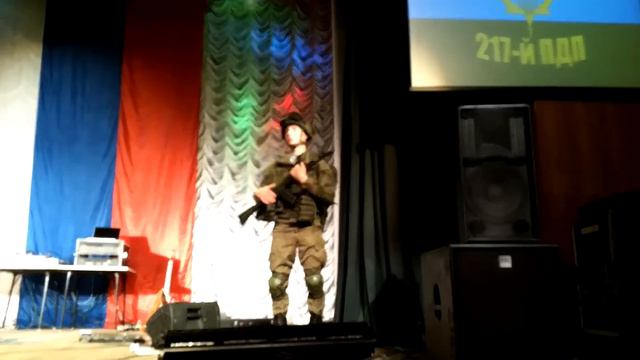 Концерт 6 мая в Кинешме. Подполковник Михаил Филиппов исполняет песню "Звезды" (В.Высоцкий) смотреть онлайн