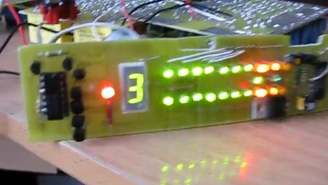 Индикатор уровня сигнала LM3915, и переключение реле на К16ИЕ4 + АЛС335 смотреть онлайн