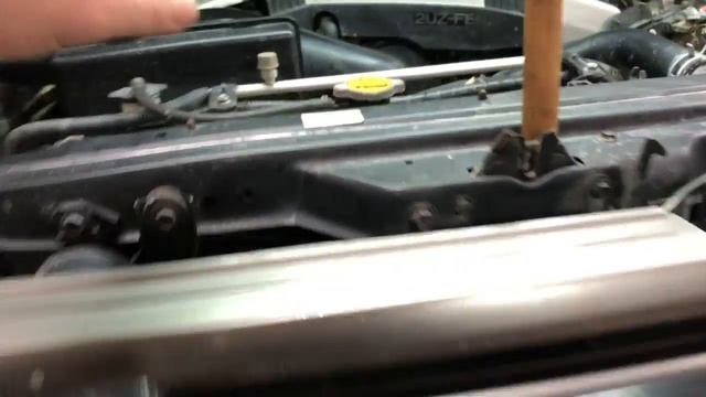 Killed an alternator on the trail! How to replace on 100 series (V8) landcruiser смотреть онлайн