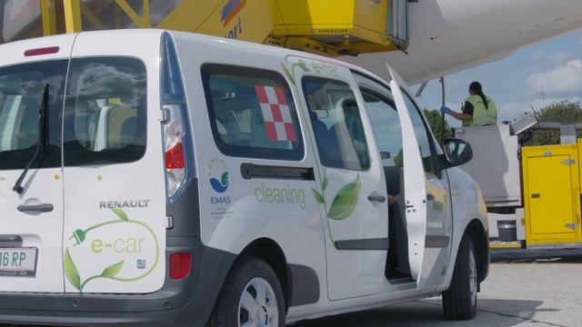 Arbeitswelt Salzburg Airport | REINIGUNG смотреть онлайн