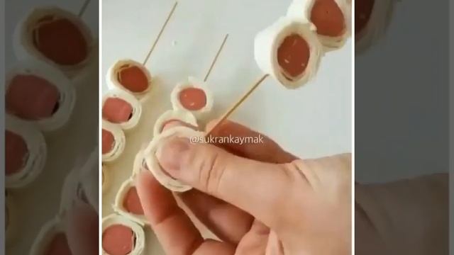 необычные сосиски в тесте очень вкусно)))))) смотреть онлайн
