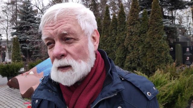 Родные и близкие почтили память Егора Гайдара. 10 лет назад ушёл из жизни Егор Гайдар смотреть онлайн