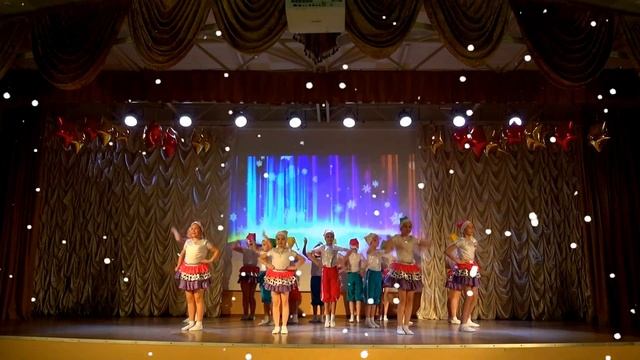 Хореографический ансамбль "Золотое яблочко" под руководством Зябкиной Ирины Павловны смотреть онлайн