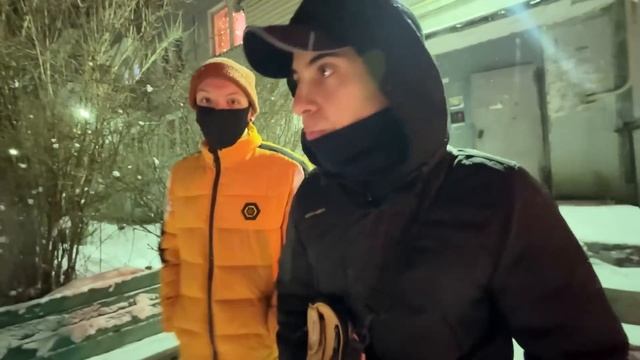 ПАЦАН СПАС ДЕВУШЕК со ВПИСКИ у ГОПНИКОВ! СМЕЛЫЙ ПОСТУПОК ! смотреть онлайн