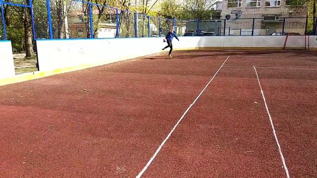 СКОЛЬКО КРУГОВ ФУТБОЛЬНОГО ПОЛЯ МОЖНО ПРОБЕЖАТЬ ЧЕКАНЯ МЯЧ??? ЭКСПЕРИМЕНТ И ЧЕЛЛЕНДЖ!!!!! смотреть онлайн