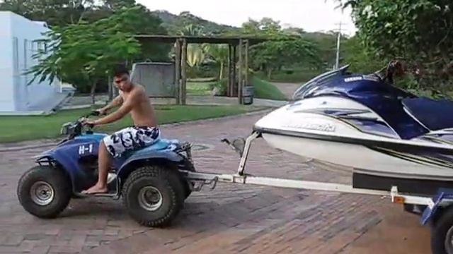 Having little fun with my Yamaha Breeze 125 смотреть онлайн