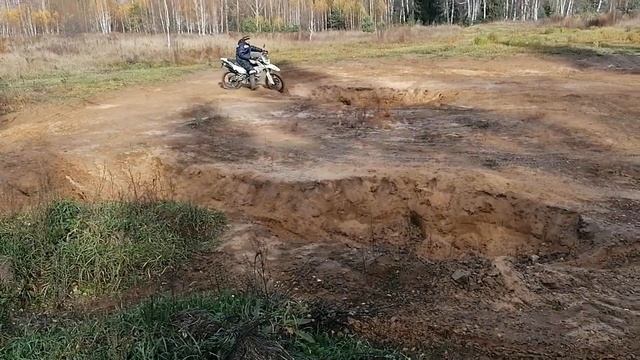 мотоленд ст 250 эндуро. покатушка на поле. смотреть онлайн