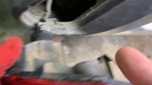 Замена лампы в задней противотуманной фаре в бампере - Аутлендер 3