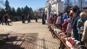 Освещение куличей перед пасхой Церковь Сергия Радонежского (Новосергиево)