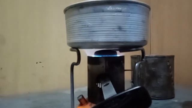 Примус работает на дизтопливе. Эксперимент. Можно ли вскипятить воду и не закоптить посуду? смотреть онлайн