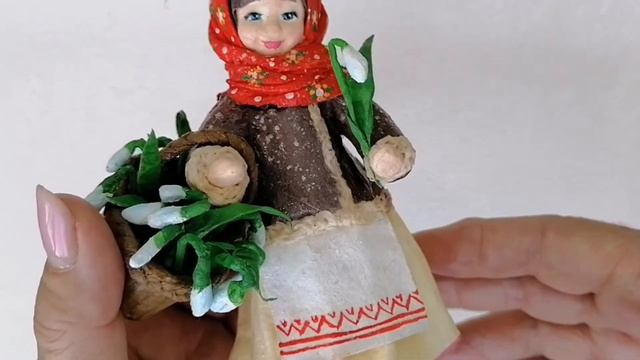 Ватная елочная игрушка "Девочка с подснежниками" смотреть онлайн