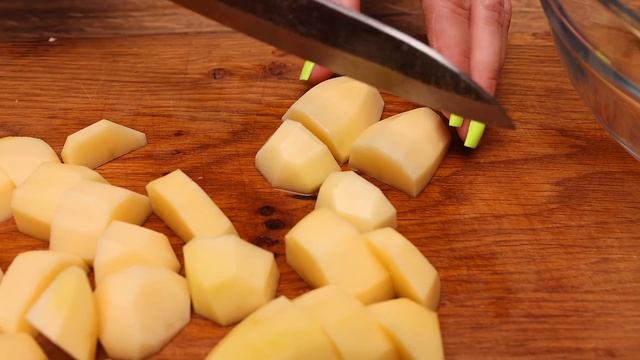 MEAT with VEGGIES IN POTS. RECIPES IN THE OVEN. 4k смотреть онлайн