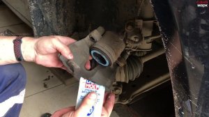 Опель астра H замена передних колодок, сухие направляющие