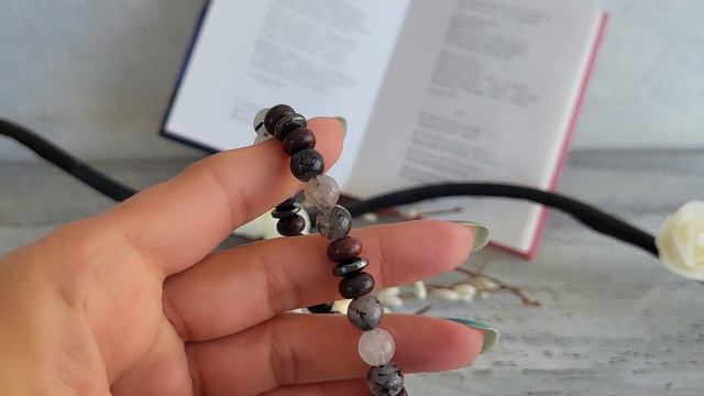 Браслет из турмалинового кварца яшмы красной гематита смотреть онлайн