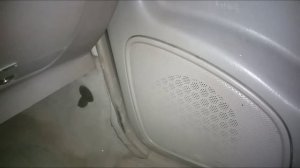 Шум, треск при воспроизведении звука автомагнитоллы. Источник причины.