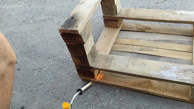 ШИКАРНЫЙ СТОЛ из поддонов своими руками за 5 минут смотреть онлайн