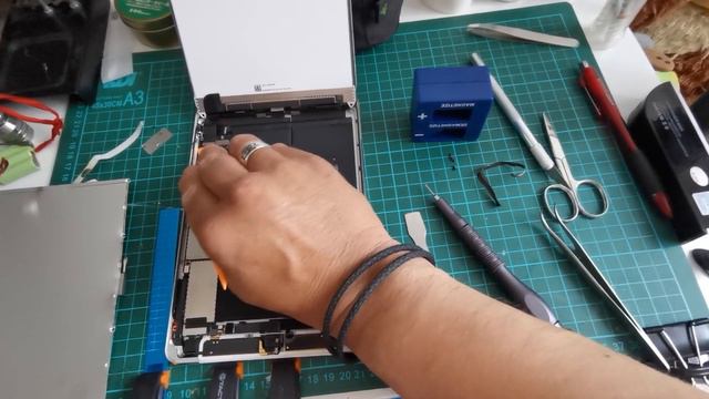 how to replace ipad mini 3 battrey смотреть онлайн