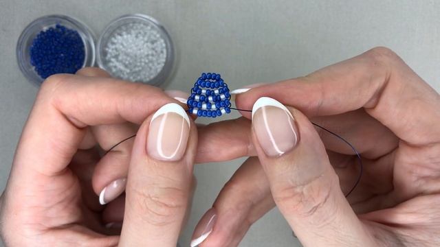 ФИГУРКИ ИЗ БИСЕРА К НОВОМУ ГОДУ ВАРЕЖКИ в технике параллельное плетение смотреть онлайн