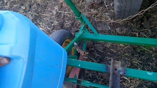 Посеял ? ? ? Солонянська180 самодельной сеялкой к самодельному минитрактору смотреть онлайн