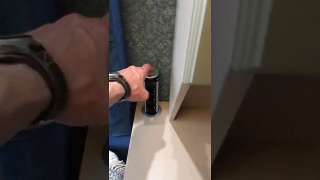Шкаф в спальню у изголовья кровати смотреть онлайн