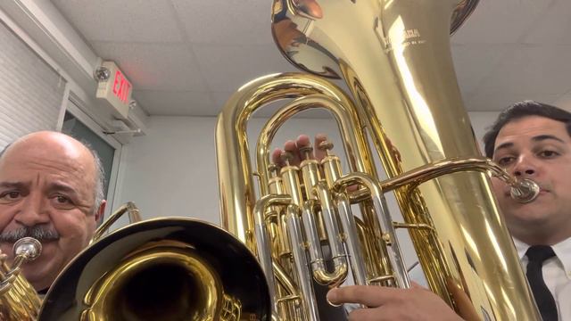 Hino 2 - Rosa de saron - Garpelli e Samuka Trombone смотреть онлайн
