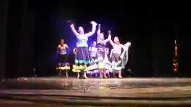 I Bistek e il CanCan Video musicale agricolo saggio di ballo смотреть онлайн
