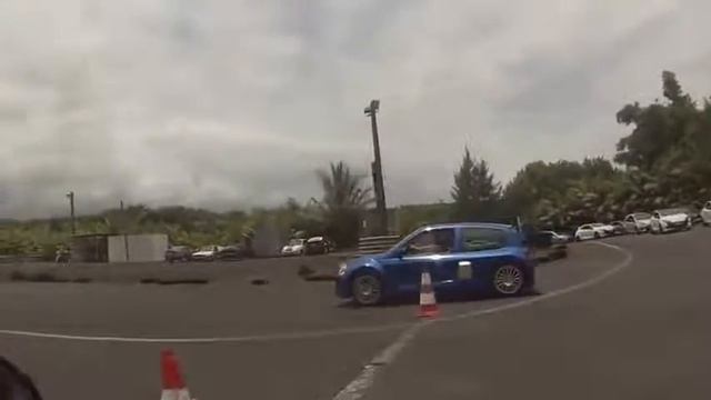 Clio V6 vs Clio Williams YouTube смотреть онлайн