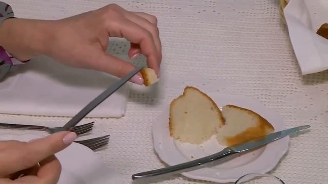 О том, как правильно есть хлеб по этикету. смотреть онлайн