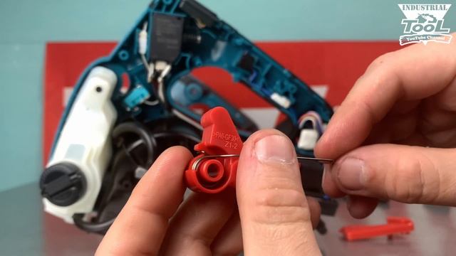 Как cобрать аккумуляторную цепную пилу Makita DUC356. смотреть онлайн