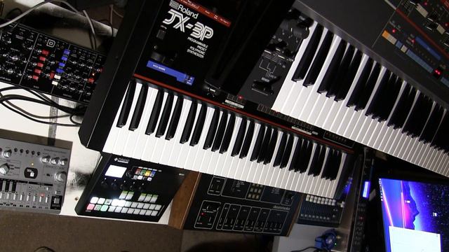 Live jam with the Drumtraks, Model D, JX-3P and Juno-106 - Just Four Bars смотреть онлайн